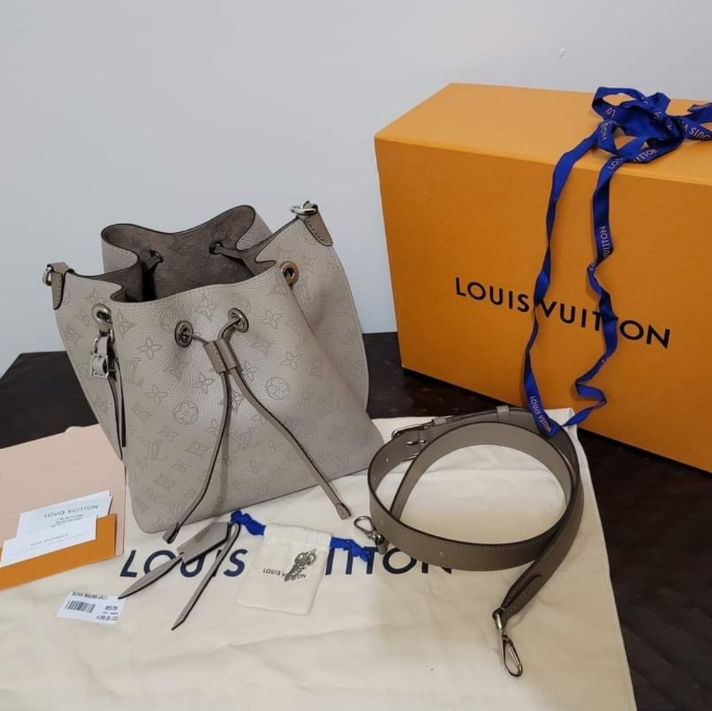 LIKE NEW Louis Vuitton Muria Mahina Galet